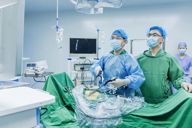 国家级认证!何明刚主任单孔胆囊手术装置获国家专利(图4) 国家级认证!何明刚主任单孔胆囊手术装置获国家专利(图4)