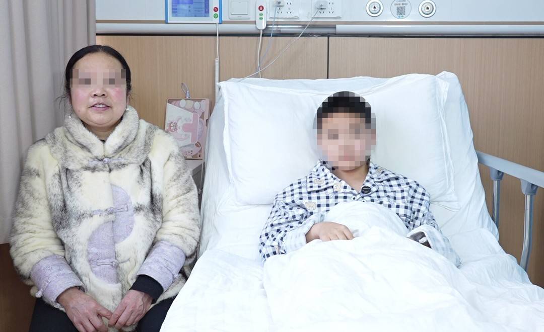 9岁男童胆囊里长结石！医生：不吃早餐是“元凶”【四川结石病医院】(图1)